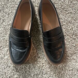 Women’s Black Crocodile Pattern Loafers